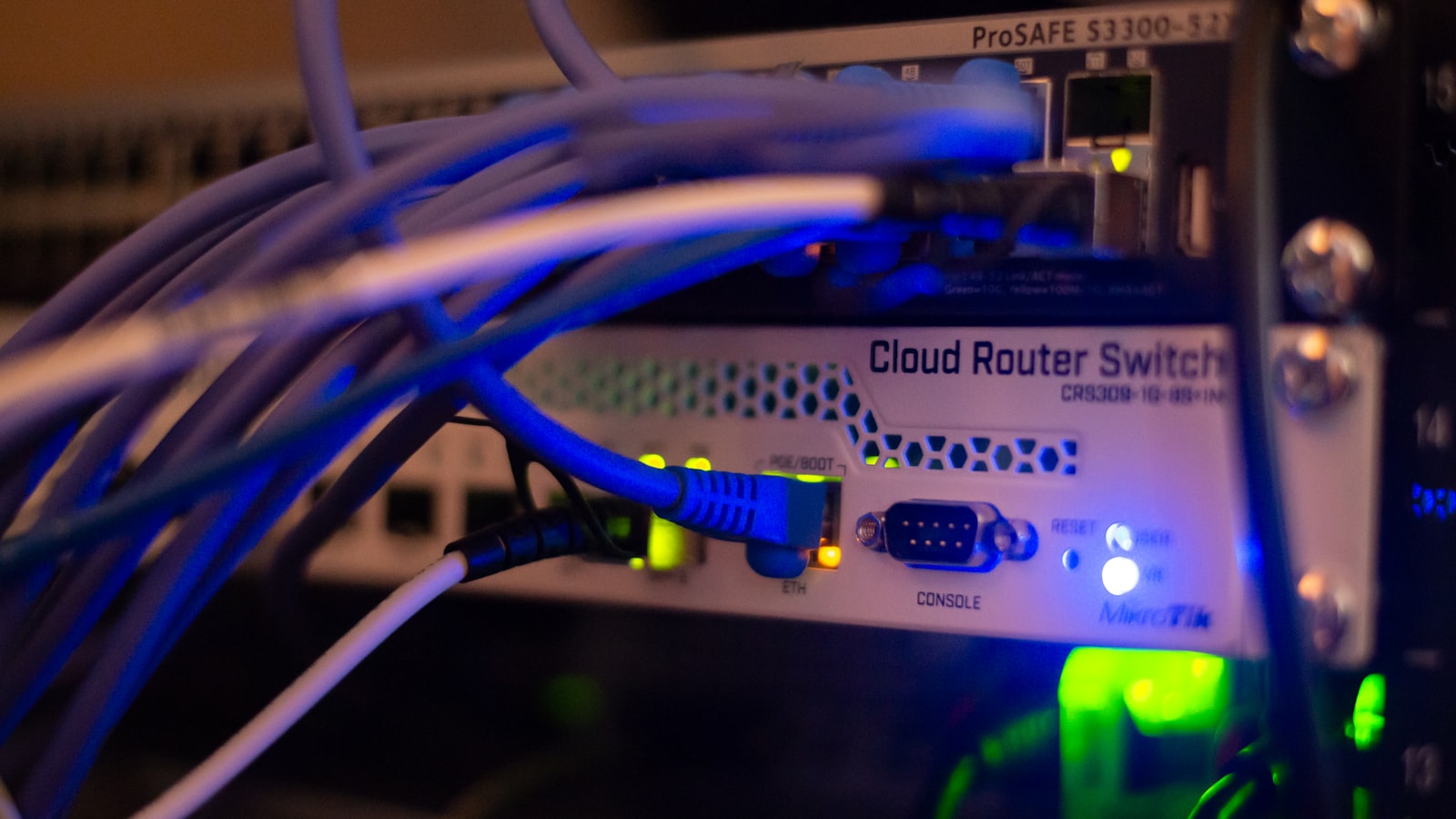 Building a High-Performance AI Service with WebSocket and Async Python